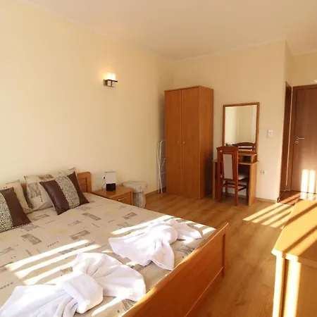 2 Bedroom Near Gondola